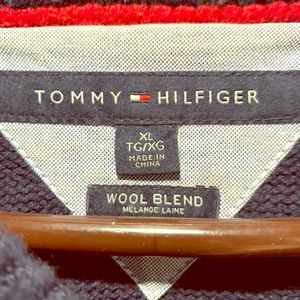 Tommy Hilfiger holiday sweater men’s xl